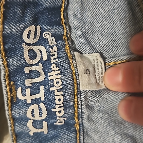 Womens Shorts - Picture 12 of 15